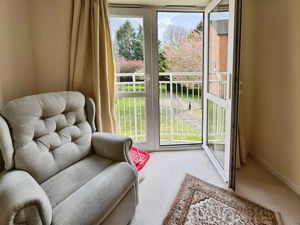 Photo 8- click for photo gallery